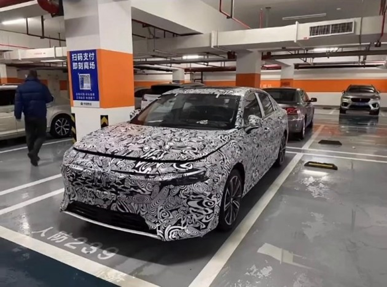 奇瑞代号m1e全新轿车谍照曝光 售价有望10万元起 或二季度上市