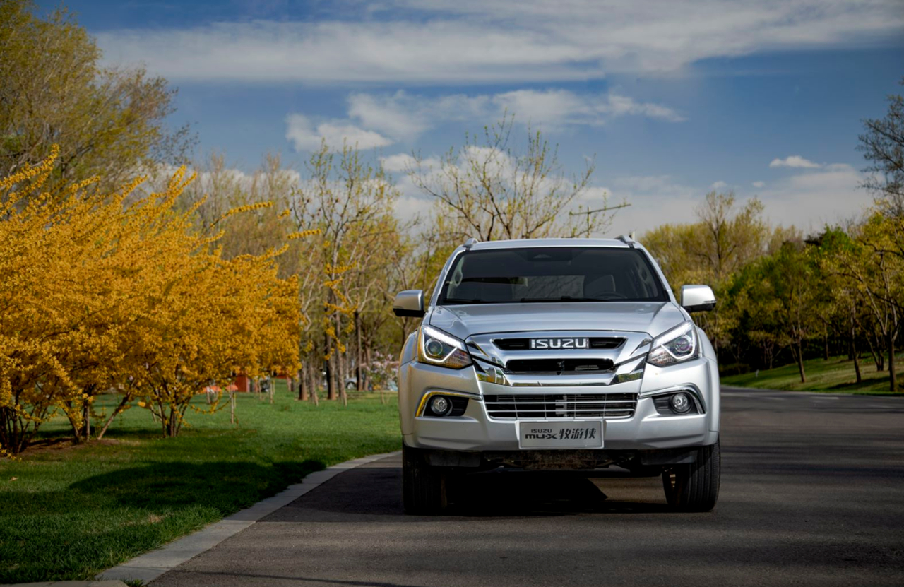 江西五十铃铃拓/mu-x牧游侠汽油版上市 售13.68万起