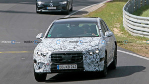 全新一代奔驰E级最新谍照曝光 尺寸或增加 2023年底发布