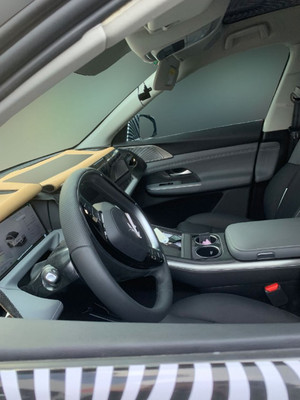 小鹏G9最新内饰谍照曝光，配横向大连屏，有望8月10日预售