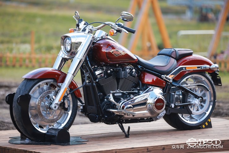 model dl型,servi car等,让哈雷迷们大饱眼福,也感受到了哈雷摩托车的