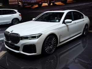 日内瓦车展：新宝马7系混动版首发亮相