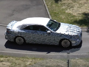 奔驰全新E级敞篷版谍照曝光 明年发布