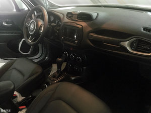 国产Jeep自由侠内饰谍照 或上半年上市