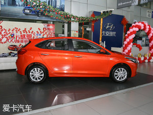 外有型内有料 合资小型两厢车该选谁？