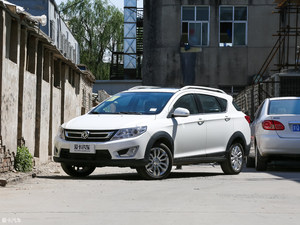 配置丰富价格公道 国产小型SUV风头正盛