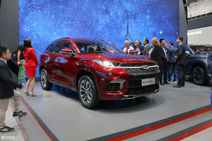 全新的七座SUV 爱卡汽车实拍奇瑞瑞虎8
