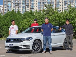 众口纷说全新一代速腾 又见全民神车