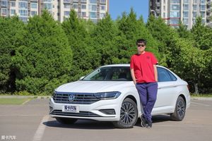 众口纷说全新一代速腾 又见全民神车