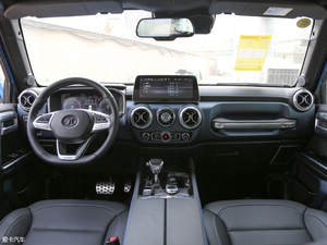 新款北京BJ40家族上市 售16.49万元起