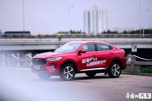 年轻人的轿跑SUV 试驾哈弗F7x