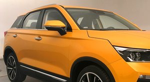 一汽奔腾全新SUV T77实车图曝光 预售价13万元左右