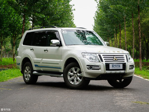 三菱帕杰罗新增车型上市 售价35.98万元