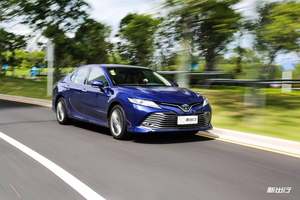 穿球鞋的绅士丨新出行赛道体验一汽丰田亚洲龙