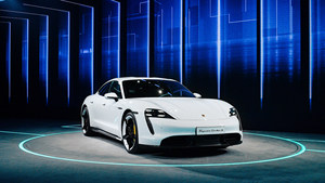 Taycan：保时捷后时代丨深度