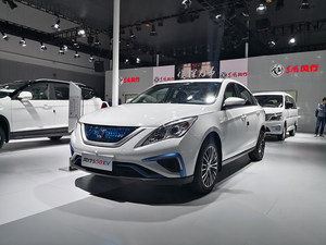 成都车展：2020款东风风行S50 EV亮相