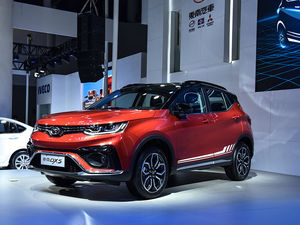 预售6.99万起 成都车展东南DX5静态评测