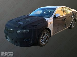 起亚全新K5路试谍照曝光 将于9月上市