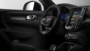 全新信息娱乐系统/搭载全景天窗 沃尔沃纯电版XC40内饰曝光