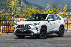 百公里综合油耗4.6L 一汽丰田全新RAV4荣放将于10月25日上市