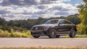 零百加速4秒/4.0T+V8 新款奔驰GLC 63 S Coupe官图曝光