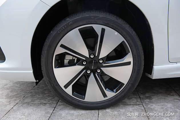 务实的纯电中型车 试驾北汽新能源EU7