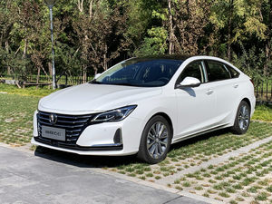 搭1.5T/10月18日上市 长安锐程CC实车亮相