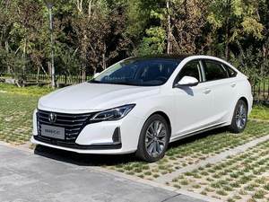 搭1.5T/10月18日上市 长安锐程CC实车亮相