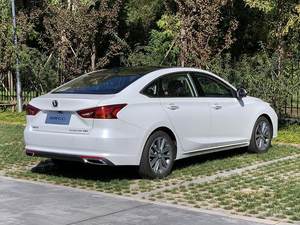 搭1.5T/10月18日上市 长安锐程CC实车亮相