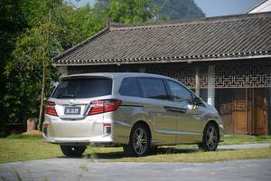 百公里油耗5.9升 艾力绅锐·混动今晚上市