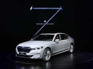 三种造型/下半年上市 新BMW7系全球首发