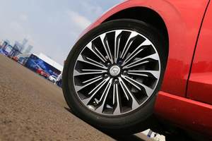 增加智能配置 网易试驾长安逸动高能版