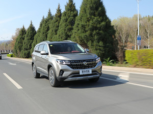 空间出色、动力不错 测试东风风行T5L