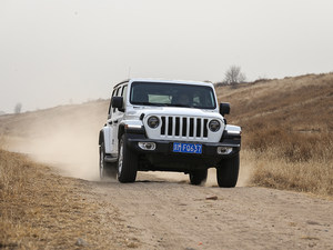 爱卡SUV专业测试 全新Jeep牧马人Sahara