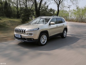 爱卡SUV专业测试 广汽菲克Jeep自由光