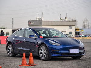 不负三年的等待 爱卡体验特斯拉Model 3