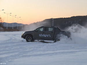 从五十铃D-MAX冰雪试驾中学会冬季用车