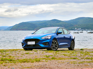 既熟悉又陌生 试驾福克斯三厢ST Line