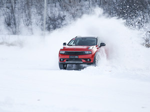 无惧冰雪 牙克石冰雪体验领克01四驱版