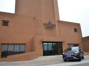 漫步葡萄藤下 大切诺基游长城桑干酒庄