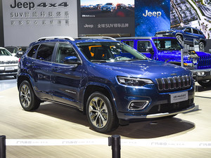 喜提卡X兰大眼睛 Jeep自由光新老对比