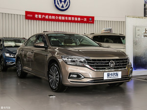 20多万的B级车谁更领先 帕萨特对比迈腾