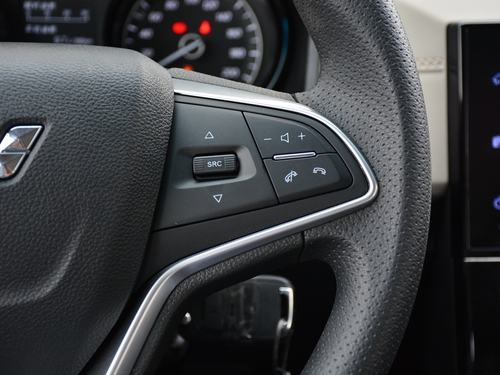 2019款 五菱宏光PLUS 1.5T 手动豪华型 7座