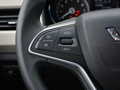 2019款 五菱宏光PLUS 1.5T 手动豪华型 7座