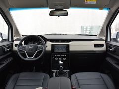 2019款 五菱宏光PLUS 1.5T 手动豪华型 7座