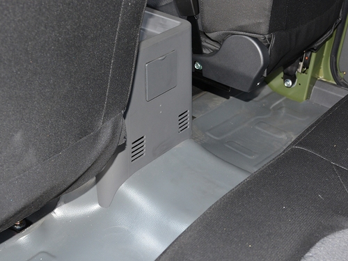 2020款 勇士皮卡 2.4T柴油四驱3035轴距连体双排YCY24140-60A