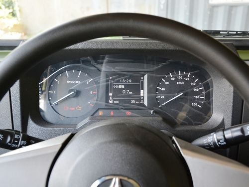 2020款 勇士皮卡 2.4T柴油四驱3035轴距连体双排YCY24140-60A