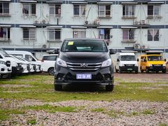 2021款 上汽大通G10 2.0T 自动精英版 柴油 7座