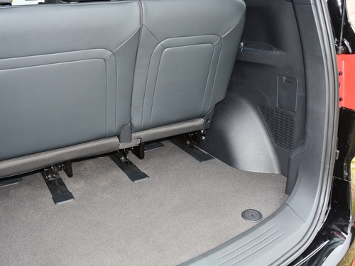 2021款 上汽大通G10 2.0T 自动精英版 柴油 7座