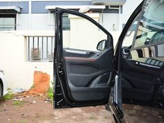 2021款 上汽大通G10 2.0T 自动精英版 柴油 7座